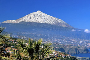 Blick von San Juan de la Rambla über das Land bis hin zum Teide